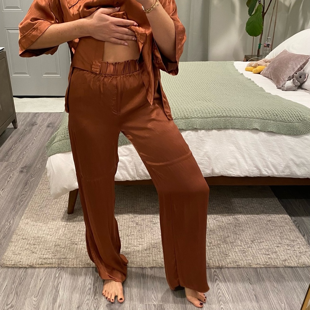 Co ord Two Piece Set Satin Effect - Picture 4 of 7